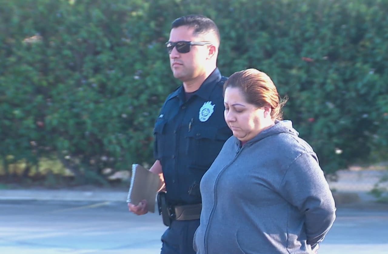 “Tiene 15 años y solo pesa 70 libras”, sheriff texano sobre caso de maltrato y encierro de tres menores