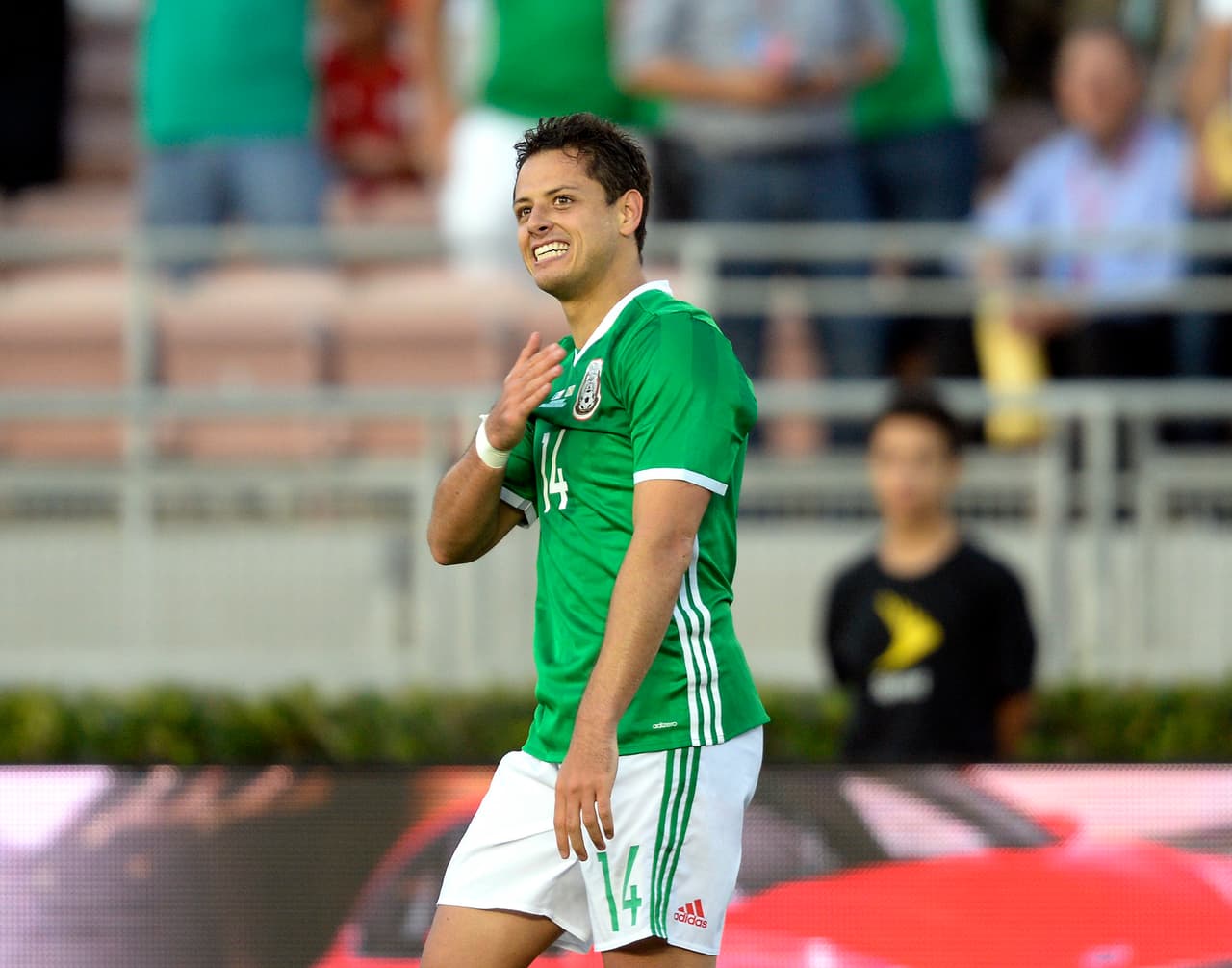 Javier 'Chicharito' Hernández calló a un aficionado en Twitter