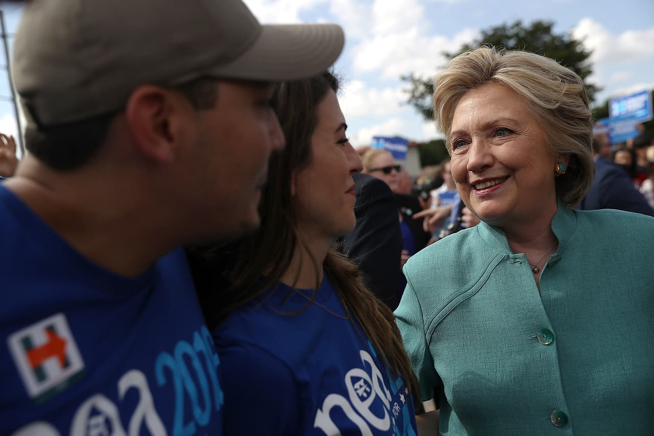 El dramático aumento del voto hispano anticipado podría darle a Clinton el impulso que necesita en Florida