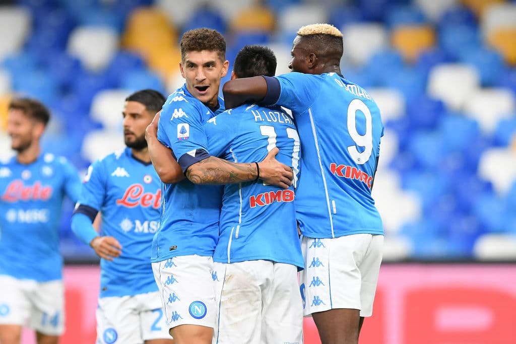 Inicia la segunda parte y el Napoli domina la cancha