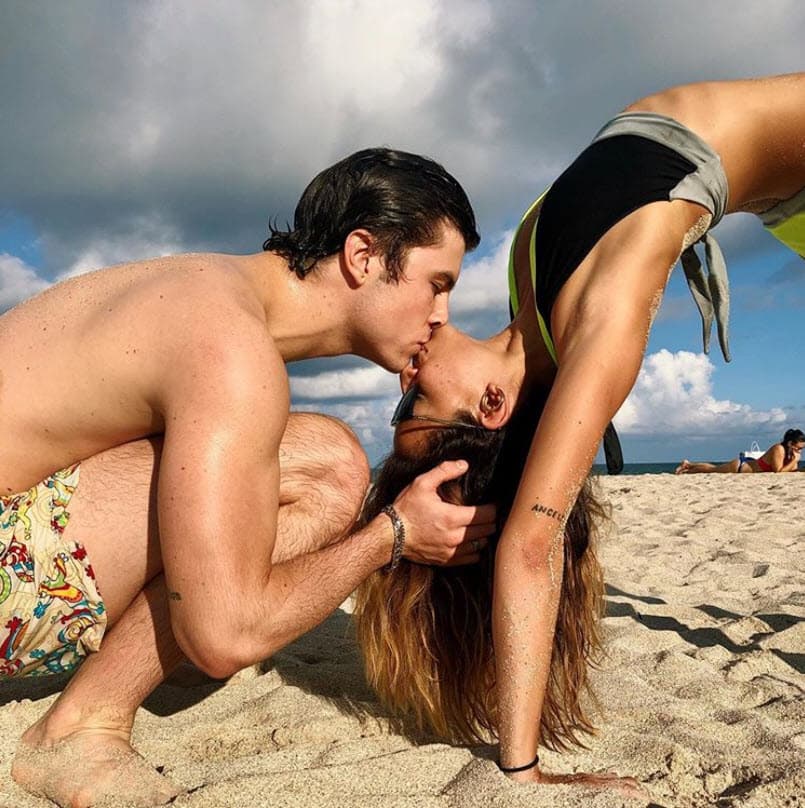 Al pie de esta imagen, la exesposa de Danilo Carrera escribió: 
<a href="https://www.instagram.com/p/B4L58psDFTp/" target="_blank">“Amor y yoga… Todo lo que necesito”</a>.