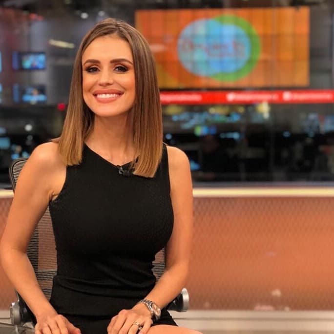 Carolina Sarassa también se ha inclinado por los tonos caramelo y así es como la hemos visto en Despierta América en los últimos meses.