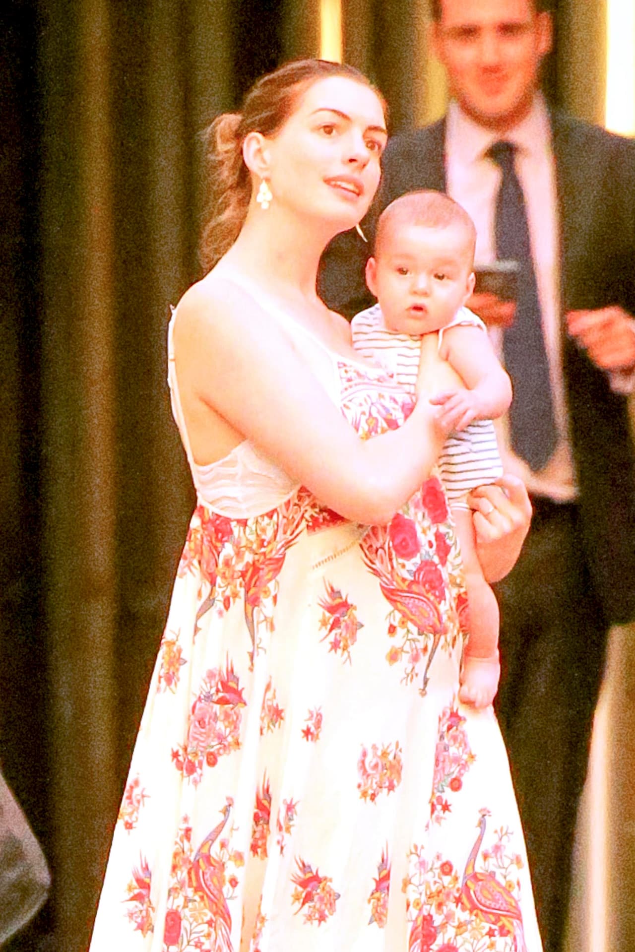 Tenemos las primeras imágenes del tierno bebé de Anne Hathaway.