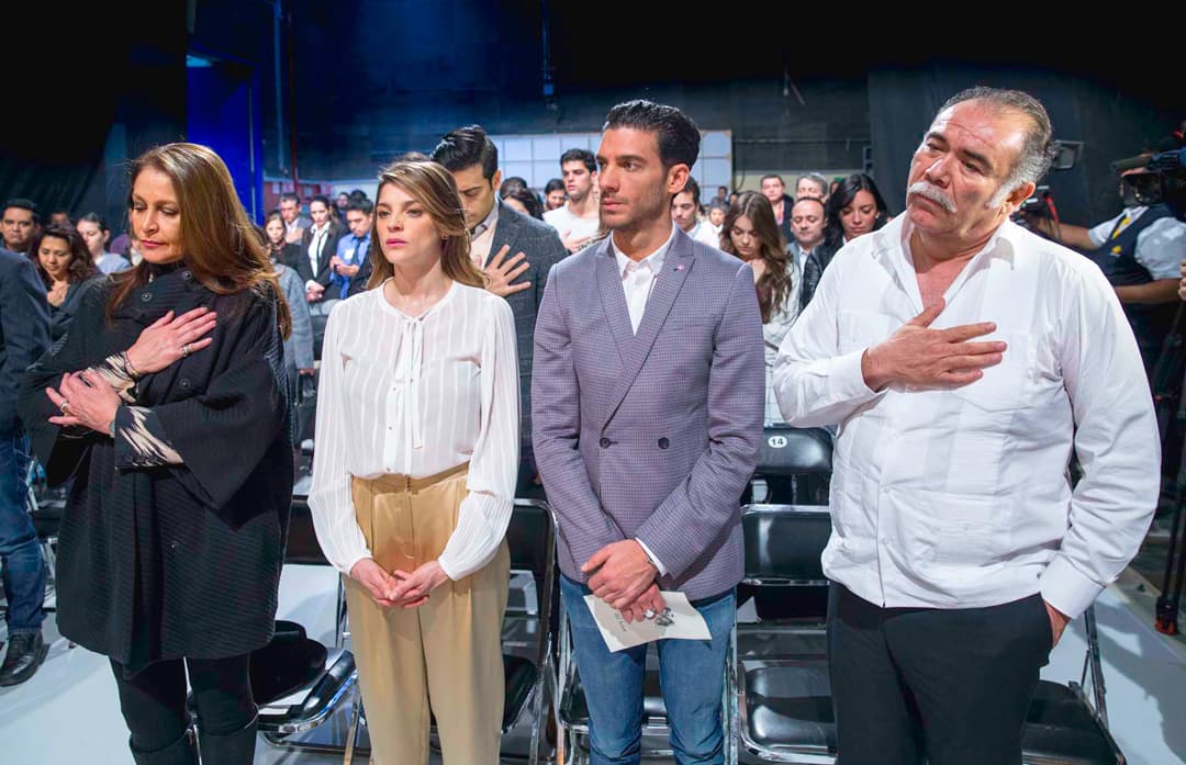 Todos están comprometidos en cuerpo y alma con "El hotel de los secretos".