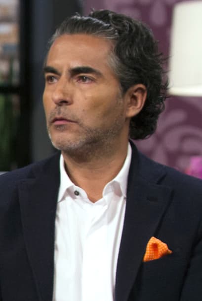 Raúl Araiza se enteró del fallecimiento de Fernando del Solar por los reporteros que lo esperaban para entrevistarlo en la Ciudad de México. Al borde de las lágrimas, lamentó la partida de quien fue su compañero en el programa Hoy.