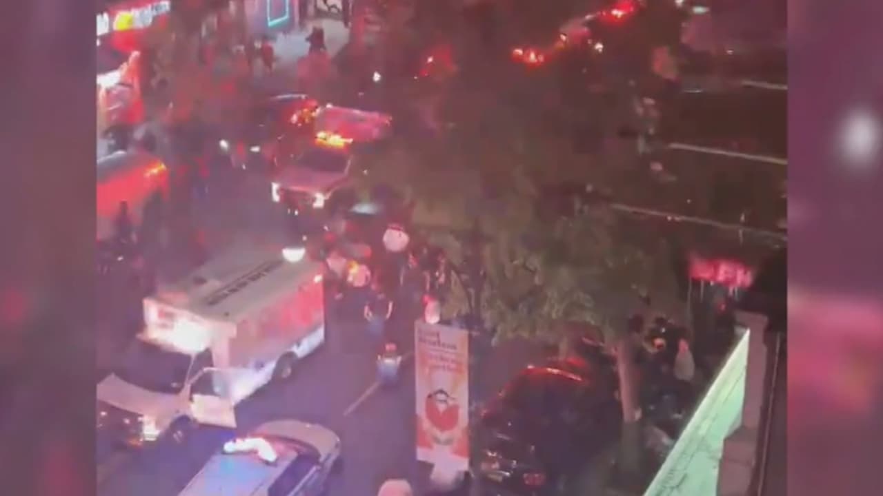 Hallan el auto con el que atropellaron a 2 policías en Manhattan; el conductor sigue prófugo