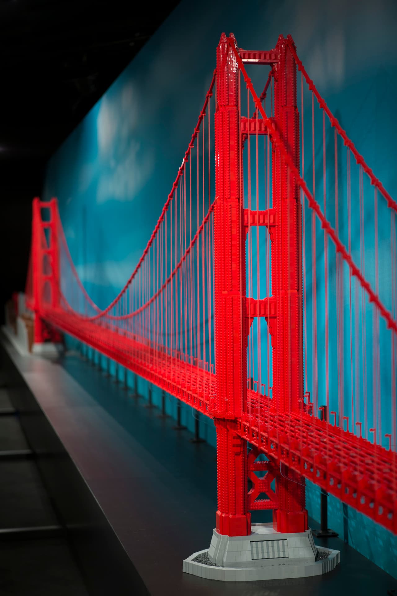 Buenas noticias para los amantes de Lego. El Museo de Ciencia e Industria abrió una enorme exhibición inspirada en la conocida marca de juguetes danesa.