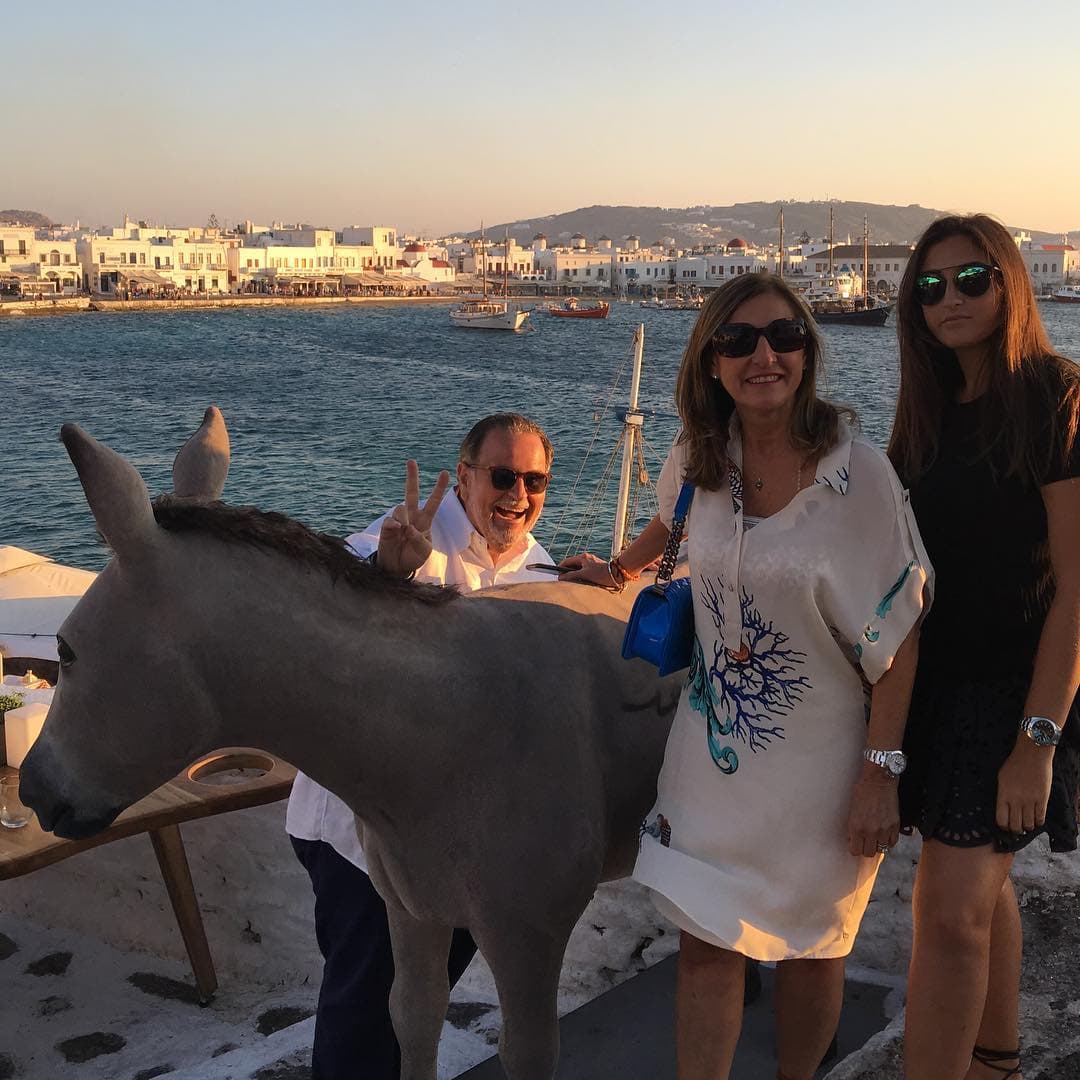 Además de sus padres, asistieron amigas del colegio y en esa ocasión, pidió de regalo un viaje a la isla Miconos, en Grecia.