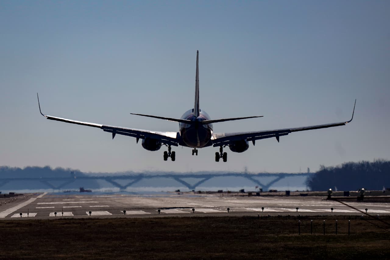 Así fue el día en que la flota aérea más grande del mundo se quedó por horas sin poder despegar
