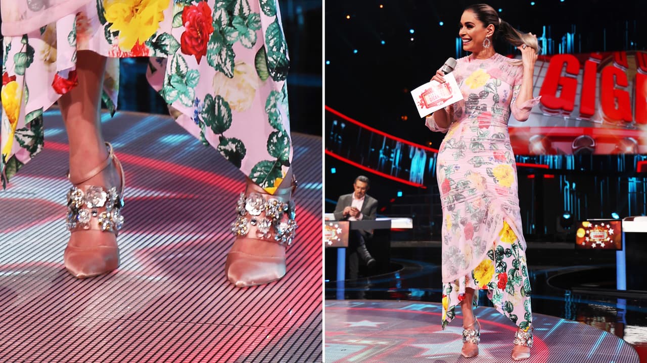 Pero lo que más nos llamó la atención fueron los espectaculares zapatos con los que decidió acompañar su elección.