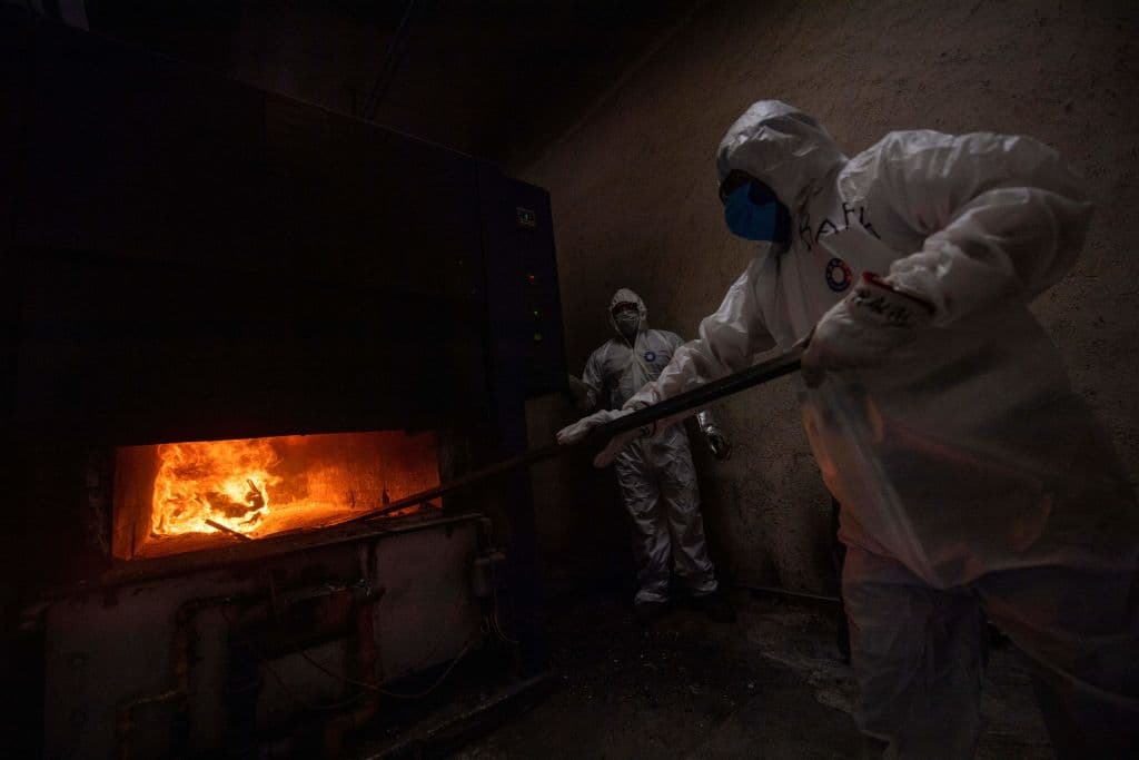 El crematorio de Azcapotzalco en la Ciudad de México, el 6 de agosto de 2020.
<br>
<br>Toda la cadena que da servicios para familias de fallecidos, desde las funerarias, los cementerios, pasando por los crematorios, reportan altas demandas debido a la pandemia.
<br>