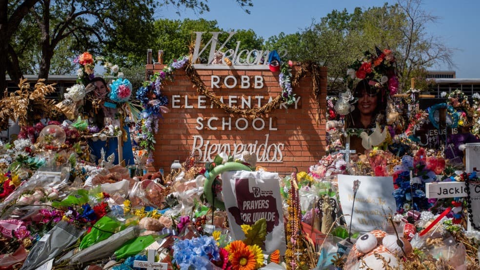 Familias de las víctimas de Uvalde presentarían una millonaria demanda colectiva, ¿a quiénes va dirigida?