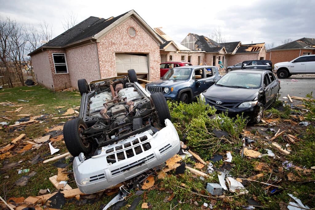 "Lo más aterrador que he vivido": cuentan los sobrevivientes del tornado que arrasó una ciudad de Kentucky
