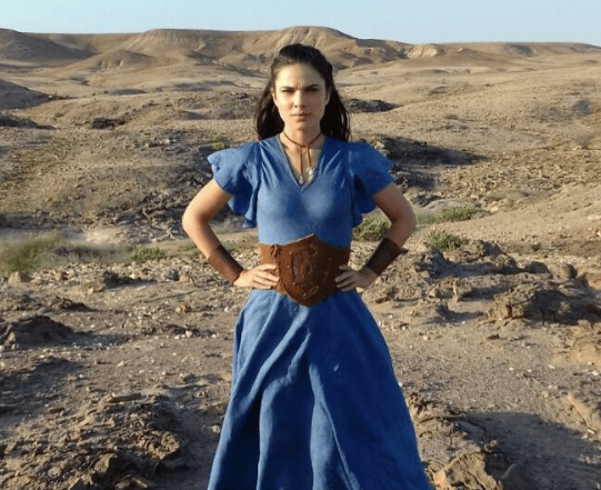 En ‘La Tierra Prometida’ trabajó al lado de actores como
<b><a href="http://www.univision.com/series/la-tierra-prometida/sydnei-sampaio-es-josue-en-la-tierra-prometida">Sydney Sampaio</a></b>,
<b><a href="http://www.univision.com/series/la-tierra-prometida/paloma-bernardi-es-samara-en-la-tierra-prometida">Paloma Bernardi</a></b>,
<b><a href="http://www.univision.com/series/jose-de-egipto/mayte-piragibe-es-azenate-en-jose-de-egipto">Maytê Piragibe</a></b> y
<b>Ricky Tavares</b>.