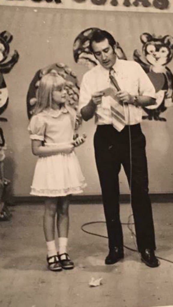 Su nombre completo es Erika Teresa de Jesús Buenfil López, nacida en Monterrey, Nuevo León, en 1964. Desde muy pequeña se convirtió en una estrella. La primera vez que trabajó en la televisión lo hizo como conductora en un programa local de Monterrey.