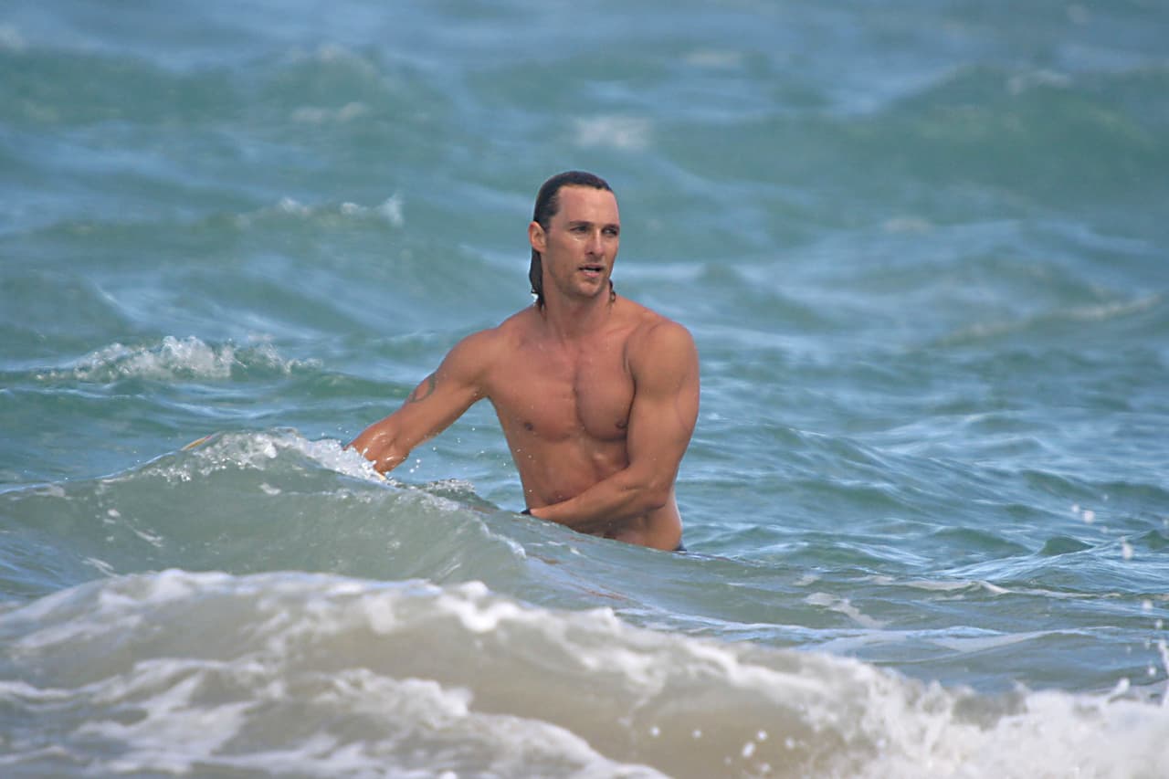 Matthew McConnaughey: mantenerse saludable no es cosa de mujeres, ellos también hacen ejercicio y cuidan su alimentación; Mathew es uno de ellos.