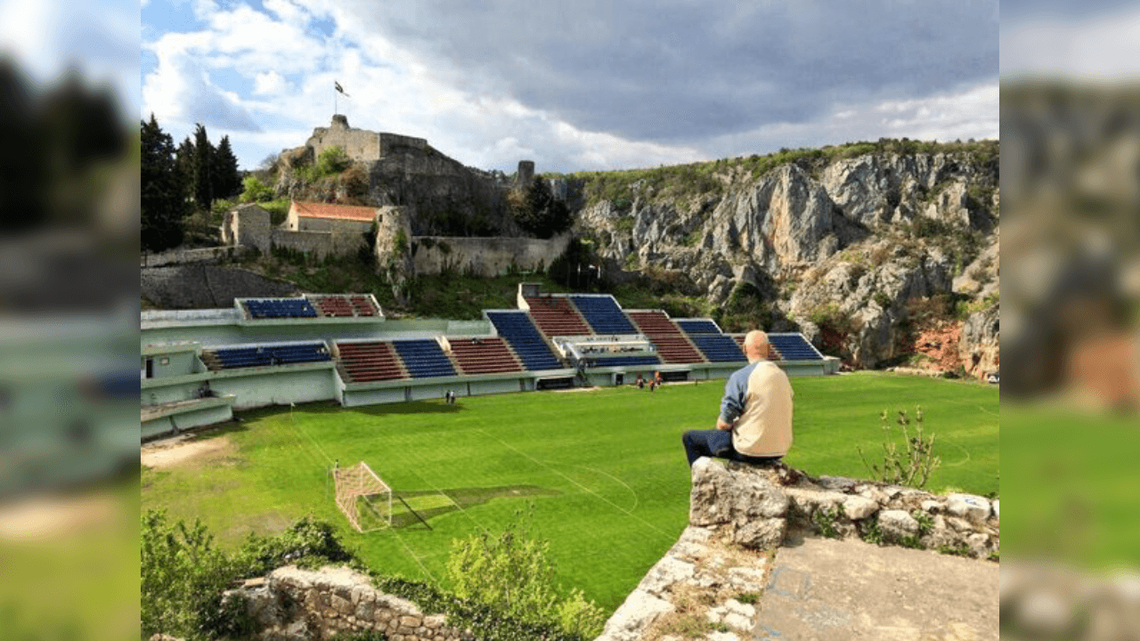 <b>Stadion Gospin Dolac (Croacia)</b>
<br>Siempre es buen momento para sentarse en un lugar cómodo y disfrutar del juego, incluso caminar por ahí no es mala opción.