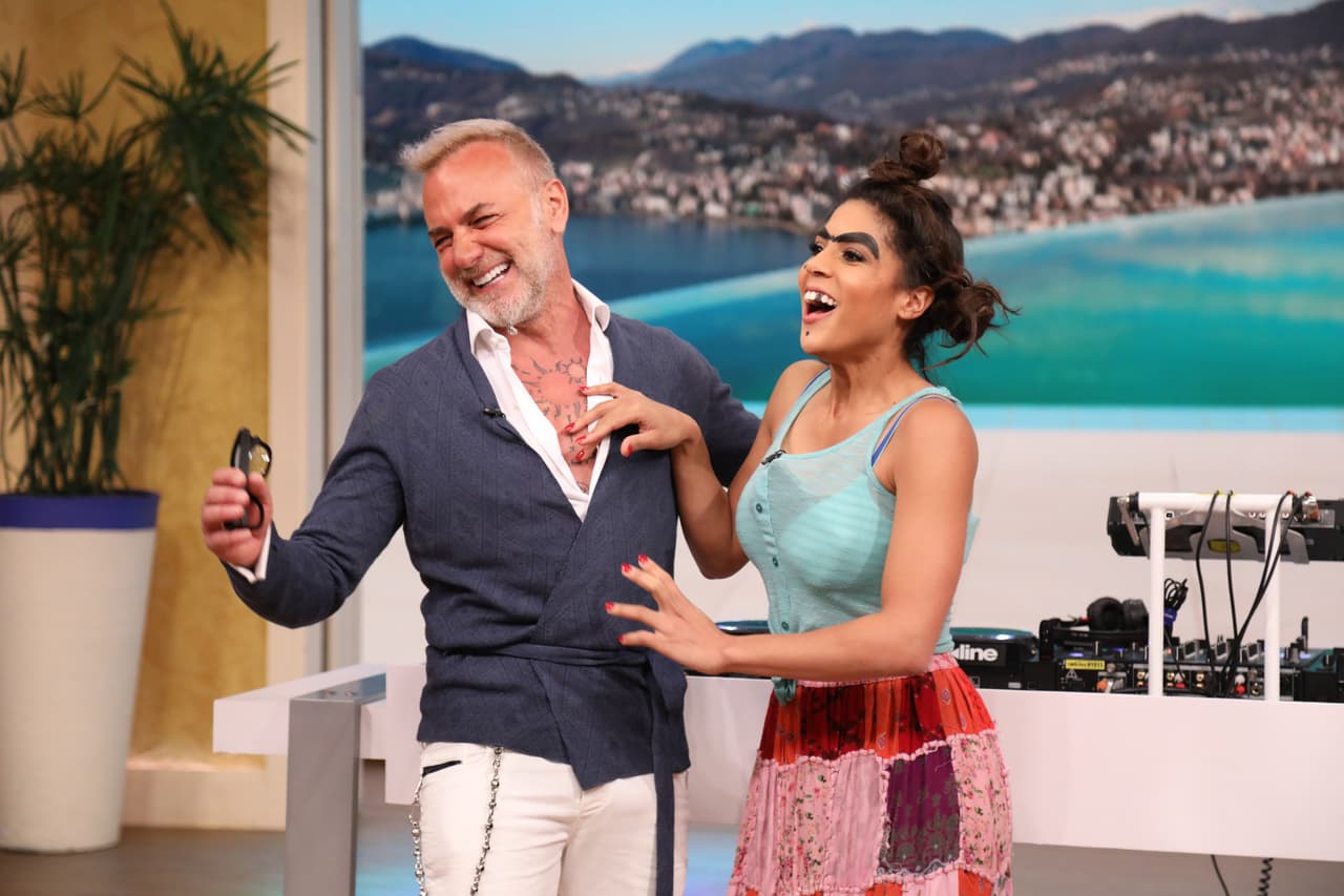 Pero Mela tenía otro sueño por cumplir, ella quería bailar con este famoso millonario.