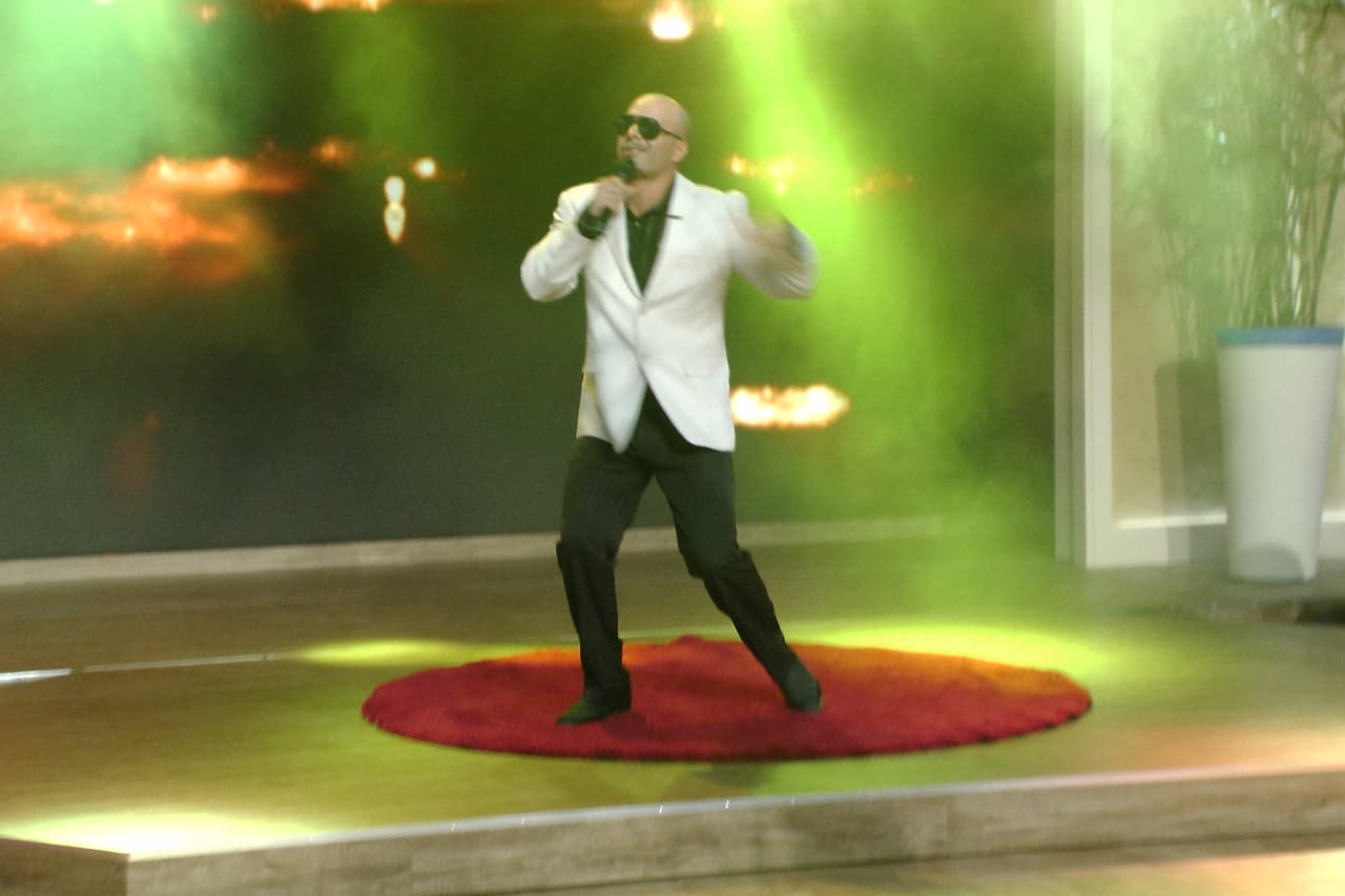 El segundo concursante llegó, él asegura ser idéntico a Pitbull.
