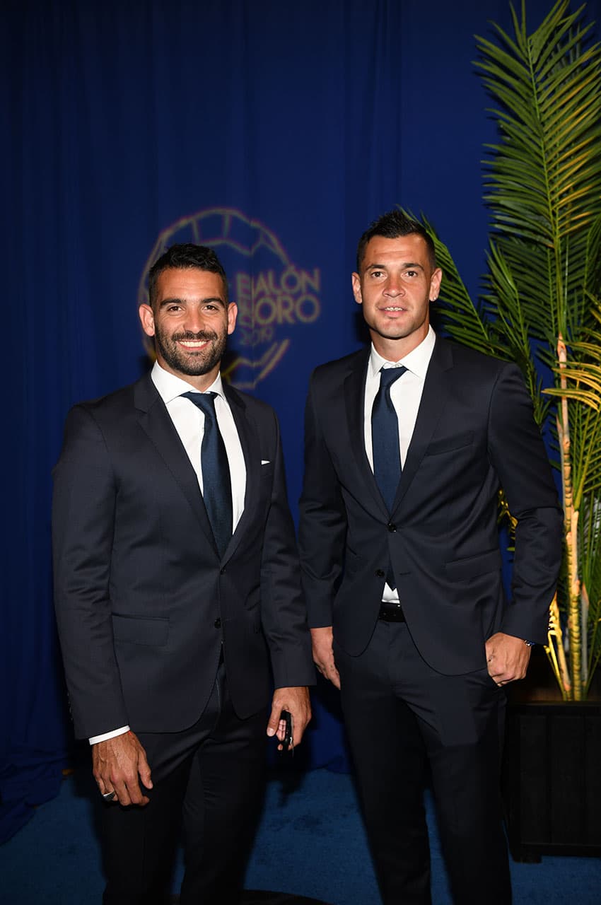 Los invitados especiales brillaron con luz propia en la alfombra azul del Balón de Oro 2019 de la Liga MX celebrado este sábado en Los Ángeles.