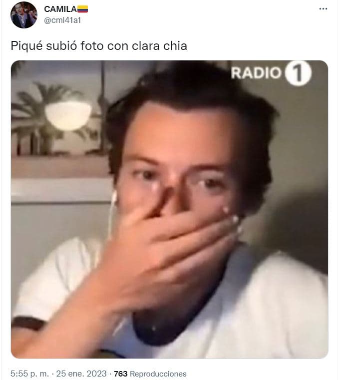 Meme foto Piqué y Clara Chía