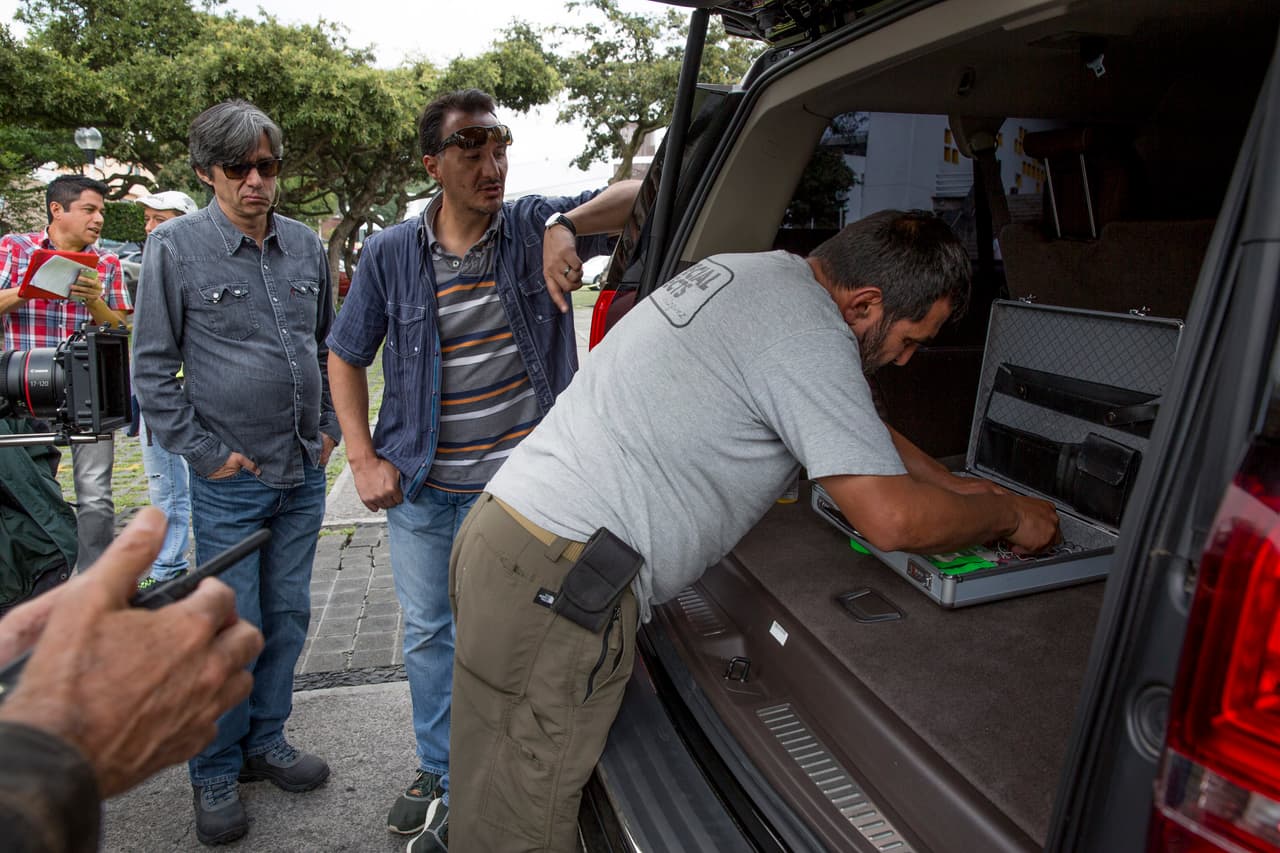 El equipo de efectos especiales fue el encargado de fabricar la bomba.