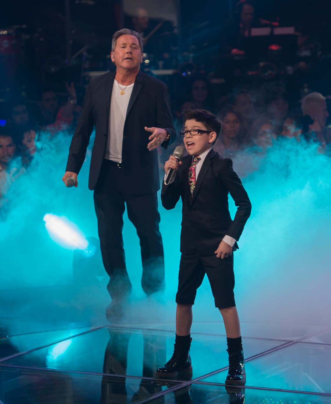 Gran lluvia de estrellas se dio cita, Carlos Rivera, Julión Álvarez, Ricardo Montaner, Moderatto, Kumbia All Starz y La Sonora Dinamita formaron parte de los musicales. La gran sorpresa de la noche fue el reencuentro de Pee Wee con los Kumbia All Starz, quien por desgracia fue el primer capitán eliminado junto con la Familia Gómez.