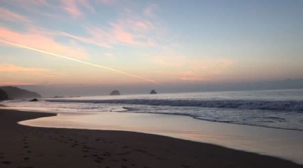 Seguramente en sus vacaciones ha podido descansar y reflexionar sobre lo que le ha dejado este año, por eso comparte hermosas postales como esta: "Amanecer...".