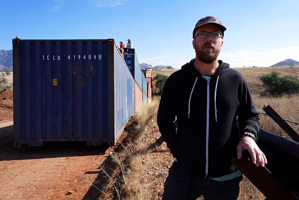 El observador Russ McSpadden, del Centro para la Diversidad Biológica, advirtió sobre el daño que con estas obras se le está haciendo al terreno, así como a las diversas especies en la zona.