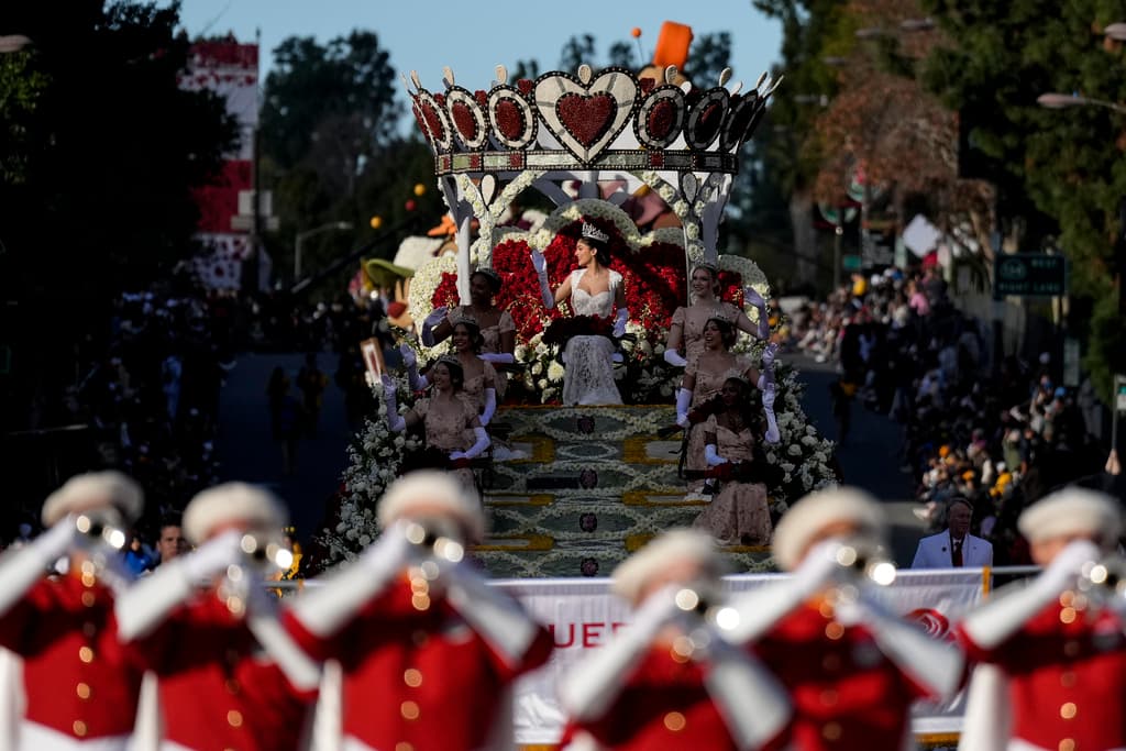 El Desfile de las Rosas 2024 contó con la participación de bandas de música de escuelas, colegios, universidades y bandas militares.