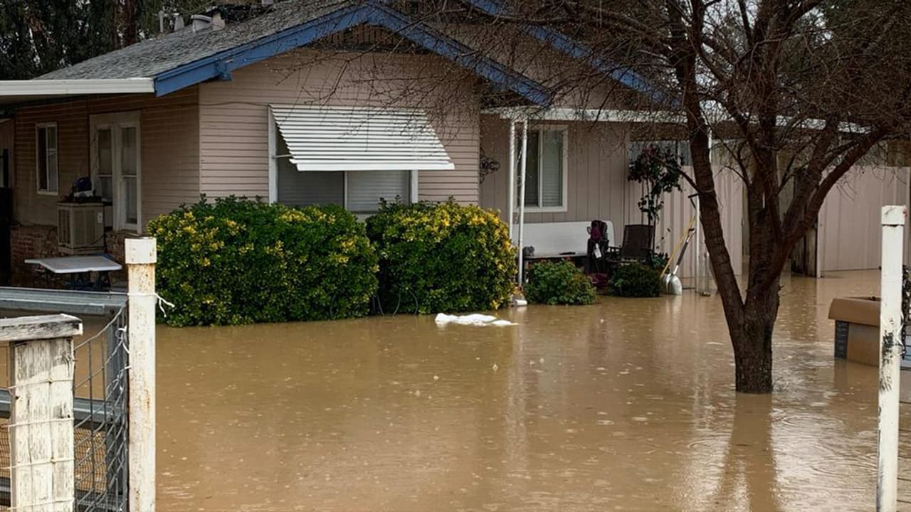 La vivienda de los Bedoya resultó dañada en pisos y paredes.