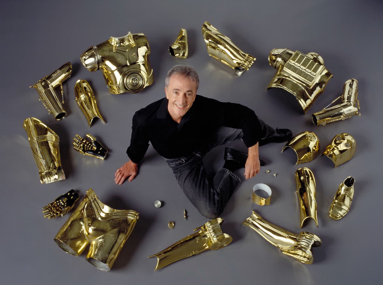 Anthony Daniels se quedó con el papel de androide de protocolo más querido por los fanáticos: 
<b>C-3PO</b>.