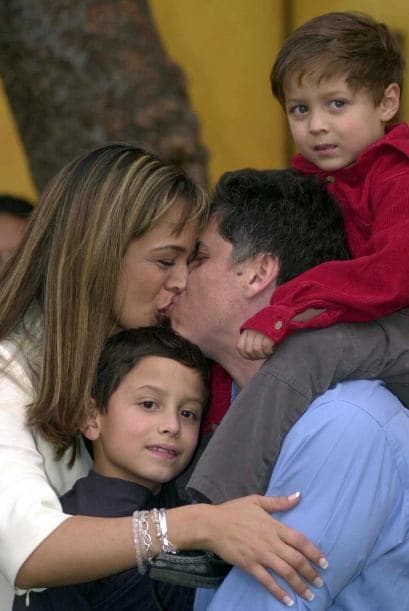 Desde el escándalo, la familia de Mario Bezares ha abogado por la libertad del también cómico y conductor.