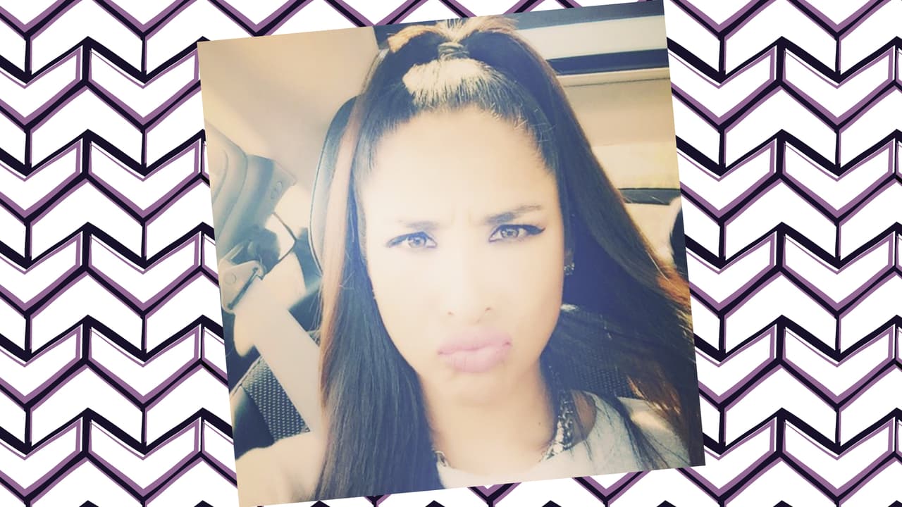 Jazmín y Adrianne parecen hermanas. Las dos cantan, bailan y aman los selfies. No dejes que las raíces mexicanas fool you. Jazmín también tiene sabrosura, muy al estilo de las raíces cubanas de Adrianne. Y guess what? Las dos han participado en shows de Univision: Jazmín lo hizo con Latinas VIP y Adrianne fue una de las invitadas en la segunda temporada de Mira Quién Baila.