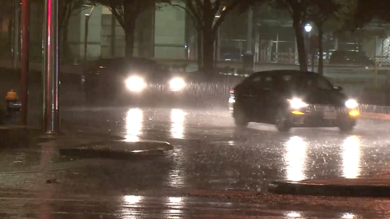 Estas son imágenes de las fuertes lluvias en la zona de Galeria.