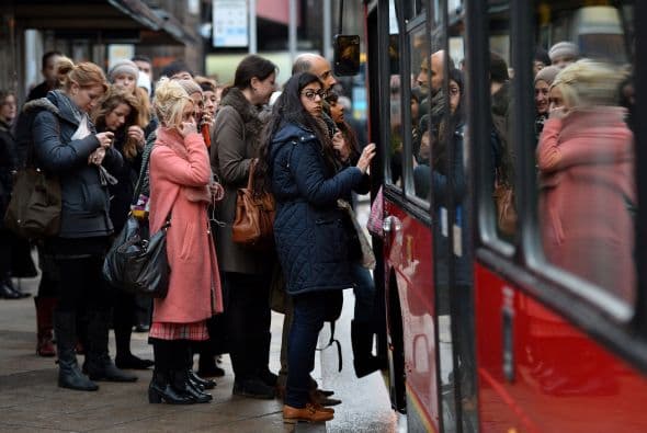 El líder del Partido Laborista, el primero de la oposición, Ed Miliband, consideró "profundamente lamentable" que no pudieran prosperar las conversaciones con el alcalde.