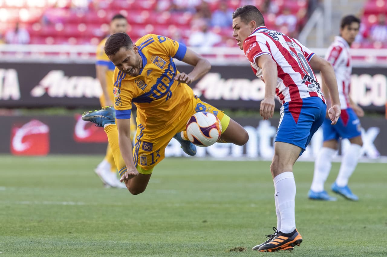 Las Chivas no logran hacer pesar la localía y terminan empatando sin goles en el Estadio Akron.