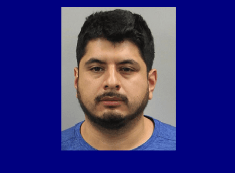 Hombre acusado de herir a su mujer se entrega a las autoridades