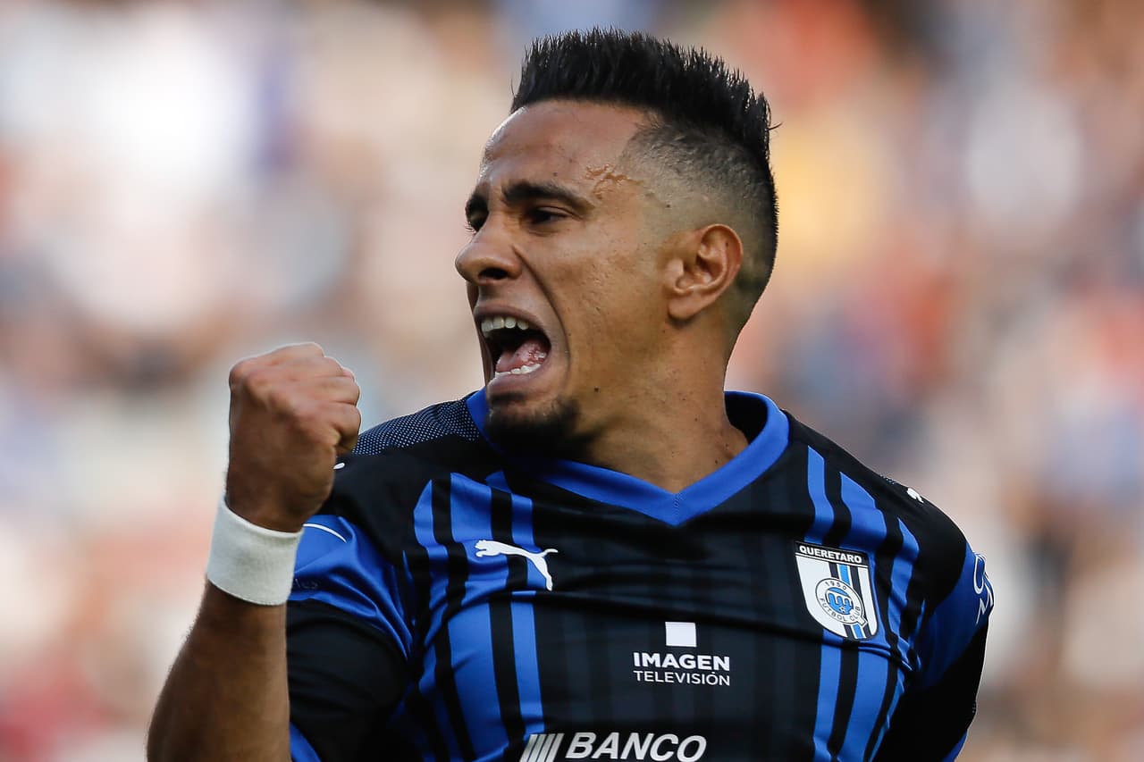 Camilo Sanvezzo se despidió de sus compañeros en Querétaro después de terminar su vínculo con el club, ahora se incorporará a Xolos de Tijuana.