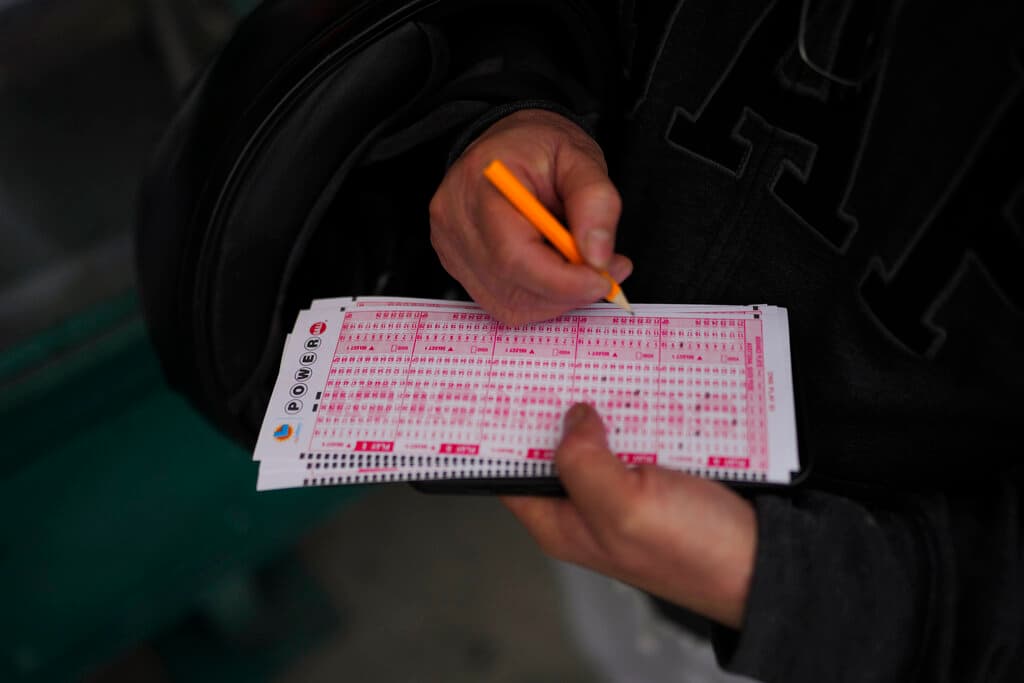 Powerball aumenta a $302 millones tras 20 sorteos sin alguien que acierte las 6 cifras