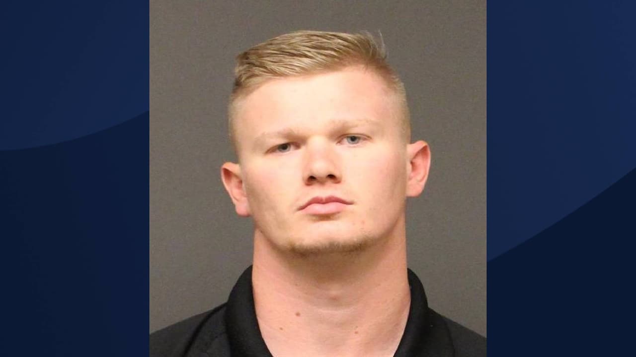 Arrestan a agente de Mohave por presunta conducta sexual con una menor