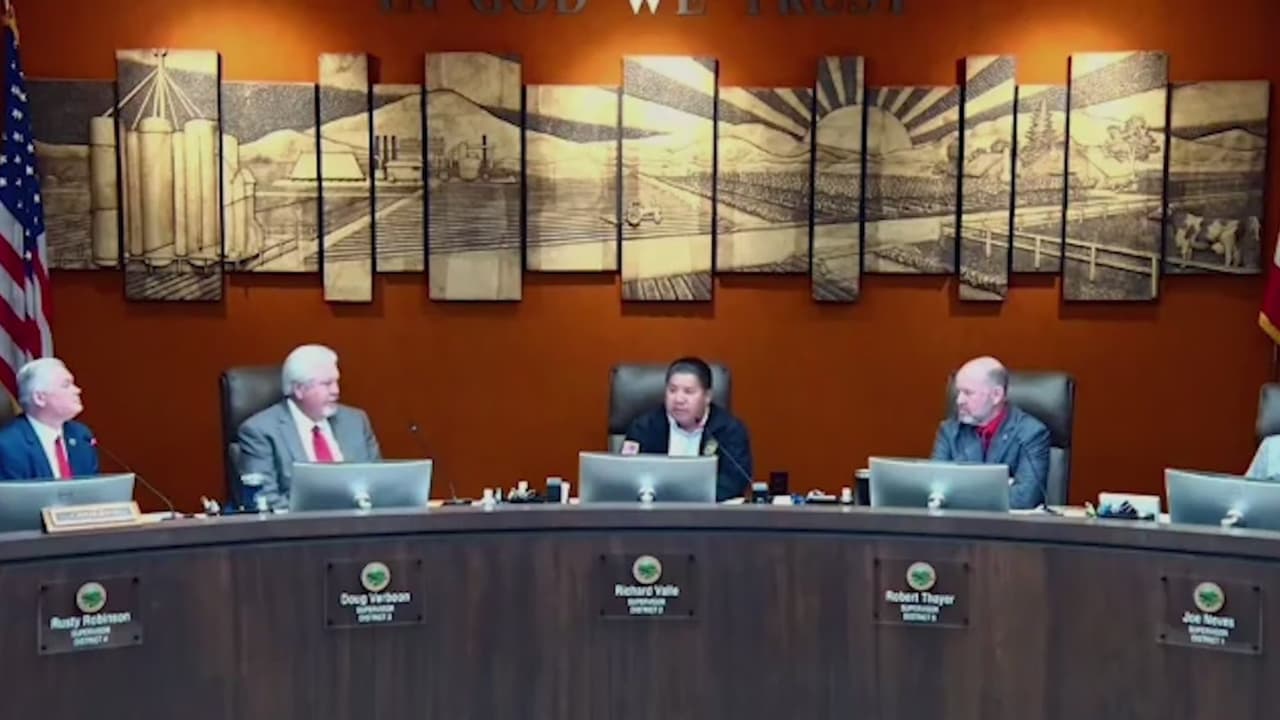 Buscan destitución de alcalde y miembros del concejo de Avenal