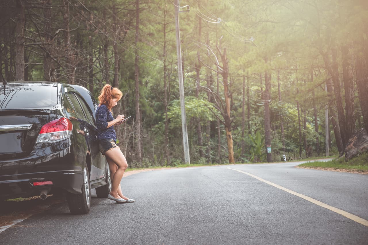 <b>Por seguridad</b>
<br>Puedes quedarte a mitad de la carretera, en medio de una nevada, una tormenta o en una zona donde los autos circulen a alta velocidad, pudiendo ocasionar un accidente o sufrirlo tú mismo. Si te sucede en una curva ciega es mucho mas peligroso, ya que los autos no tienen tiempo de reaccionar ante un coche detenido.