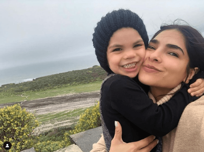 “Dios se pasó con regalarme la dicha de que seas la que comparte conmigo la tarea de formar a Matt. Gracias por estar siempre para él, por ser una madre tan presente. Sólo tú le traes paz, tranquilidad y sosiego”, escribió.