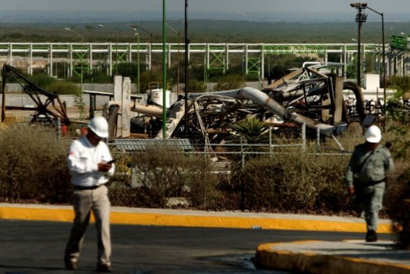 7 de septiembre de 2010. Un trabajador murió y dos más resultaron gravemente heridos, tras una fuga y posterior explosión en el compresor 3800 de recirculación de hidrógeno de la planta hidrodesulfadora de gasóleos de la refinería de Cadereyta, Nuevo León.
