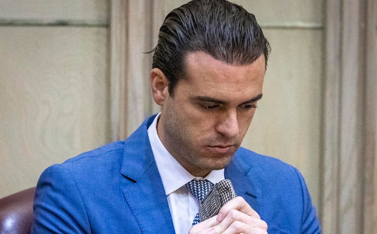 Luego del veredicto en el primer día de deliberaciones, Pablo Lyle fue esposado y transferido al Centro Correccional de El Doral, en donde ahora espera la sentencia. Al no haber sido trasladado a una prisión federal, se espera que sea llevado a una prisión estatal.