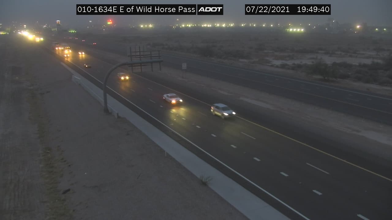 Para más información de las carreteras puede llamar al 5-1-1 o visitar el sitio
<a href="https://az511.gov/" target="_blank"><b>az511.gov</b></a> y suscribirse a las alertas de transito.