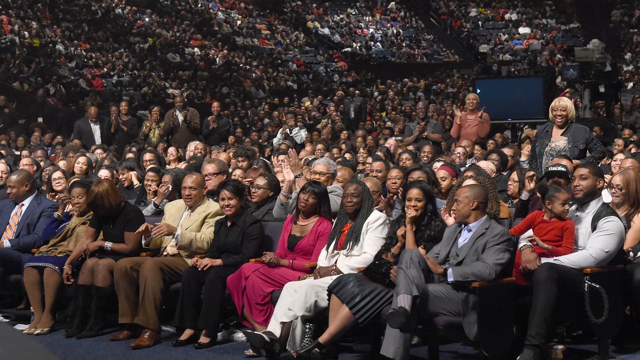 El dinero en efectivo y cheques fueron encontrados mientras hacían unas reparaciones a la iglesia, según dijeron en un comunicado.