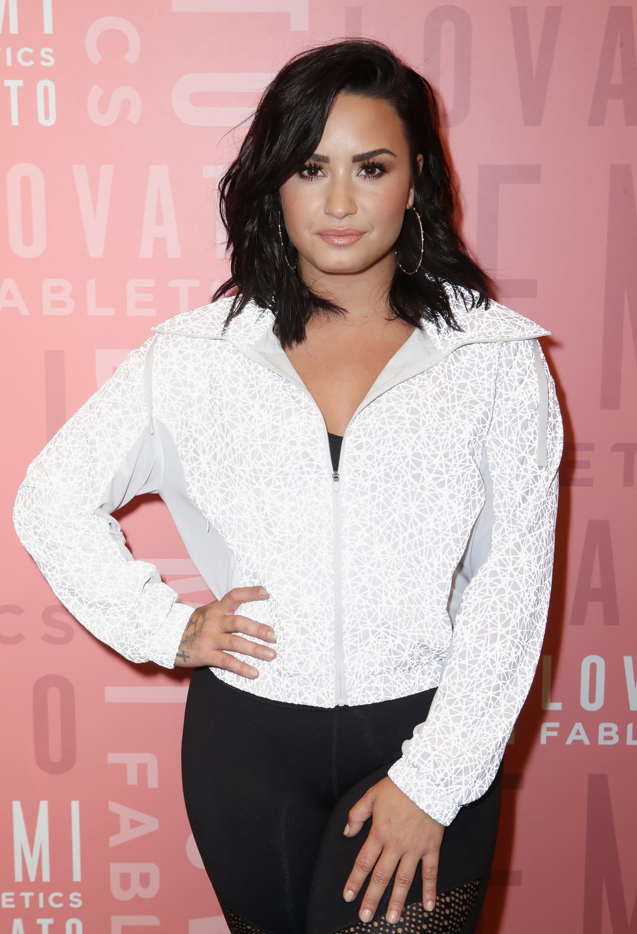 La cantante y actriz Demi Lovato causó confusión y revuelo entre sus fans al publicar una foto en su 
<b><a href="https://www.instagram.com/ddlovato/" target="_blank">cuenta de Instagram. </a></b>
<br>