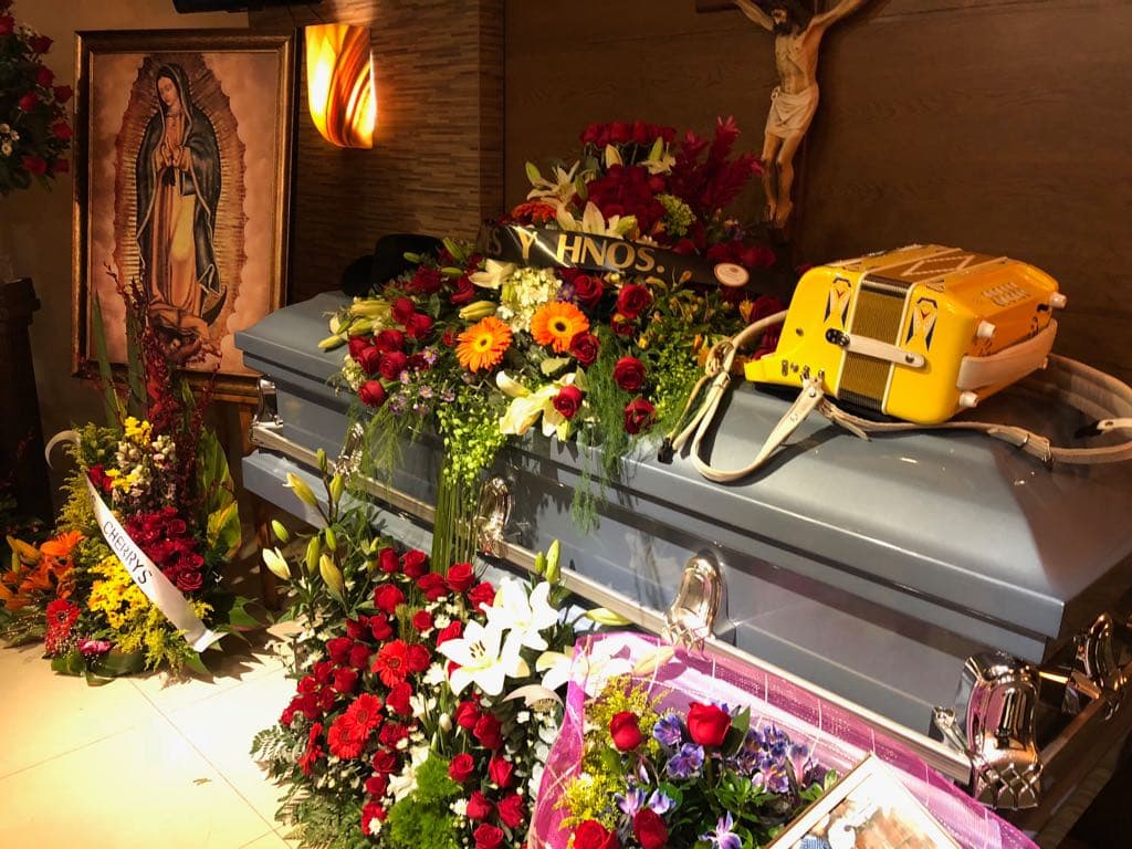 Jorge Valenzuela fue velado en conocida funeraria de Culiacán, Sinaloa, y sus restos fueron enterrados en el Parque Funerario de San Martín, en Culiacán, Sinaloa.